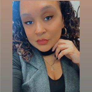 Meet your Posher, Aileen